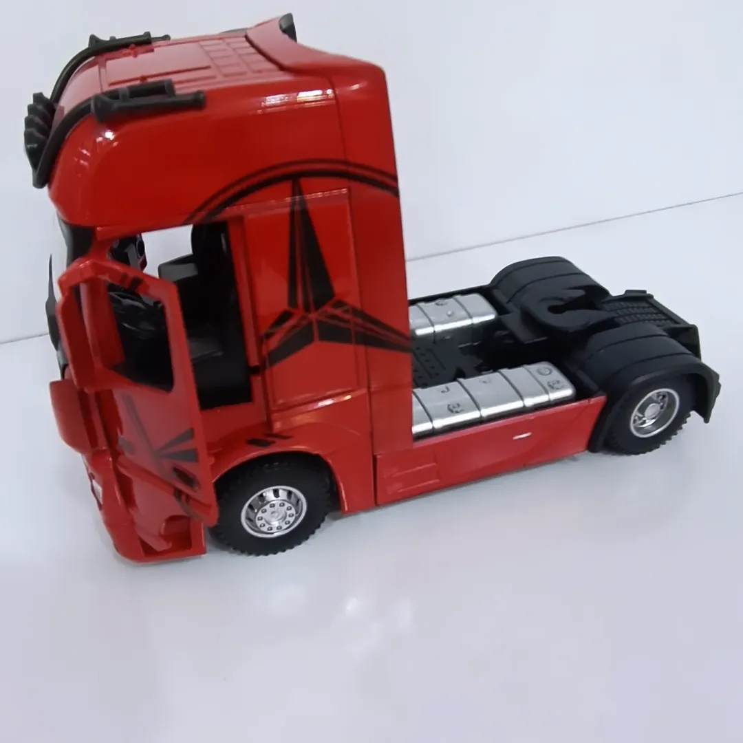 ماکت فلزی کله تریلی سایز ۱:۲۴ موزیکال